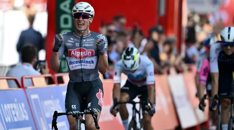 Philipsen ganador de la etapa 1 de la Vuelta a España