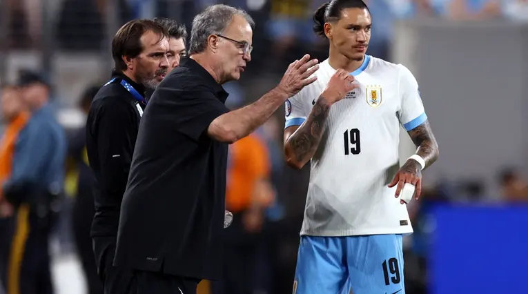 Marcelo Bielsa y Darwin Núñez