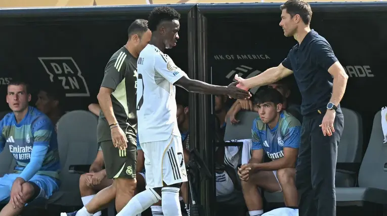 Xabi Alonso enciende la polémica en Madrid por decisión con Vinicius