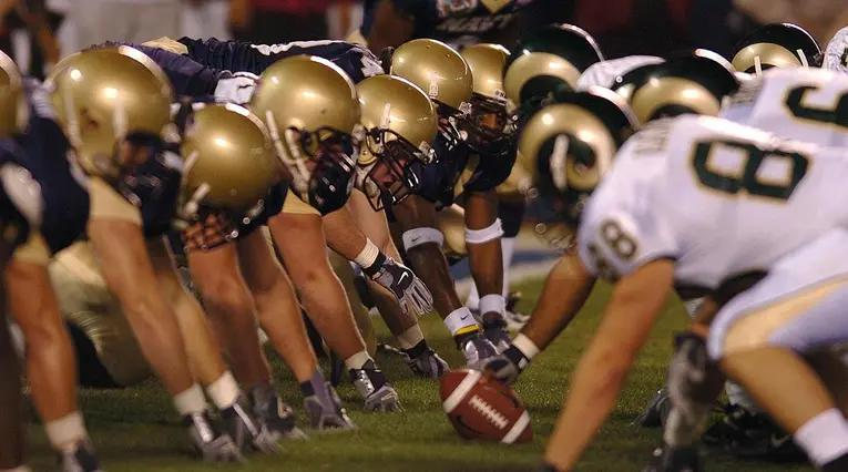 ¿Quiénes son los favoritos con más apuestas para ganar la NFL 2025?