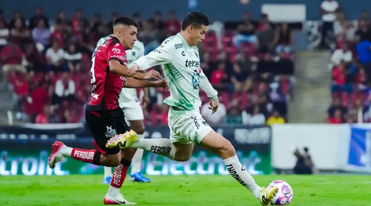 James señalado por derrota del León ante Atlas: "Artífice del fracaso"