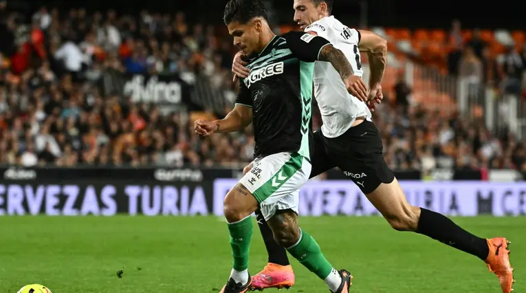 Juan Camilo Hernández con el Betis