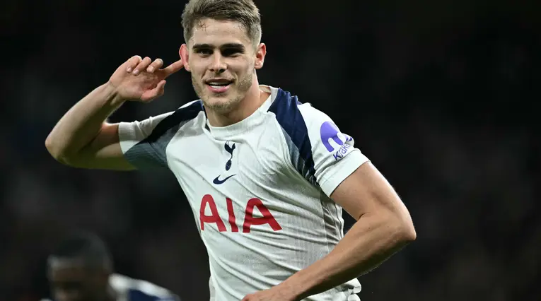 [Video] ¿El mejor gol de la temporada? Infernal corrida de Van de Ven 