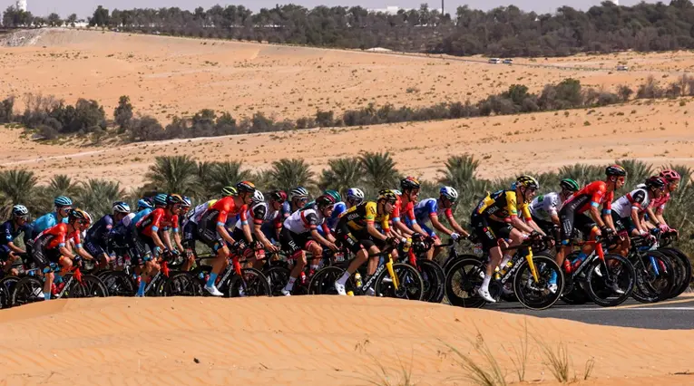 Jasper Philipsen, primer líder del Tour de los Emiratos
