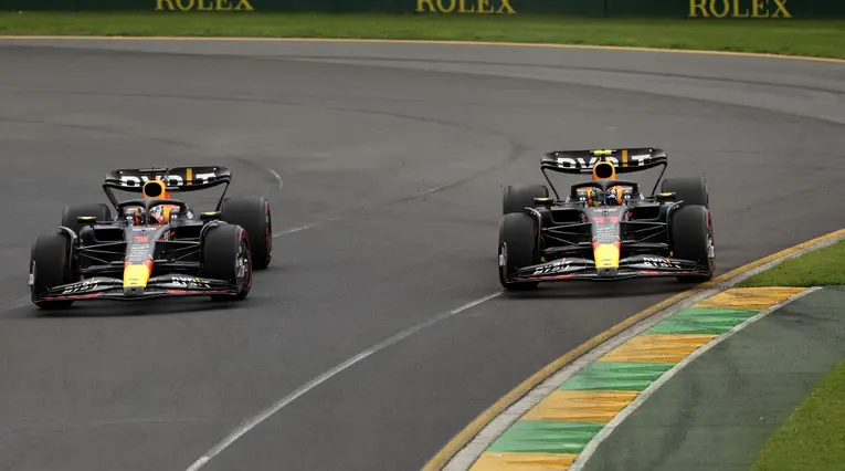 Checo Pérez y Max Verstappen