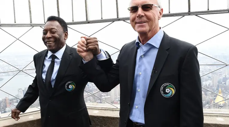 Franz Beckenbauer y Pelé en un evento en Nueva York