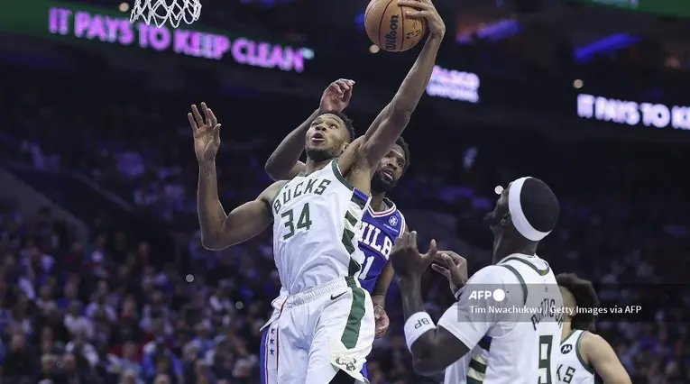 Los Bucks ganaron en su estreno ante Philadelphia 76ers en la NBA