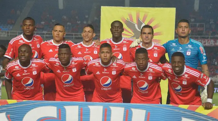 América de Cali, jugadores saliendo a la cancha