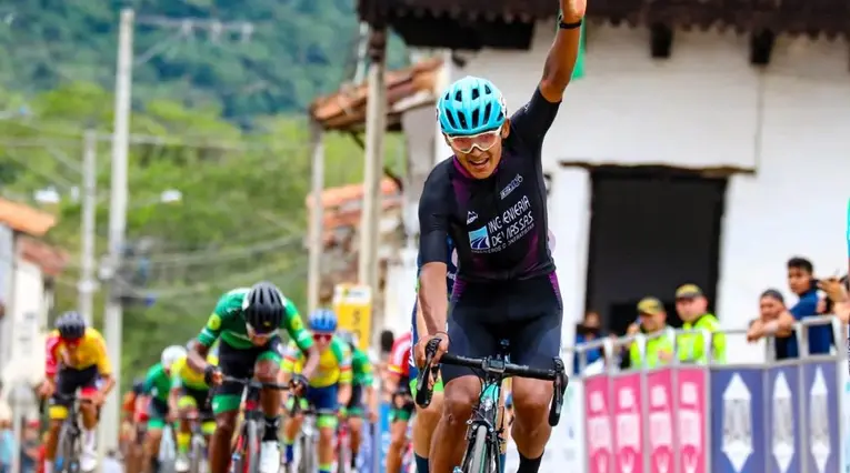 Carlos Castro - Vuelta del Porvenir