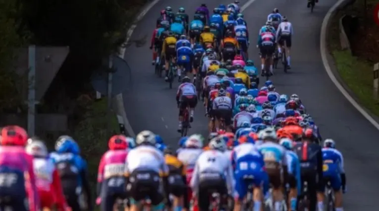 Ciclista colombiano se quedó sin equipo en Europa
