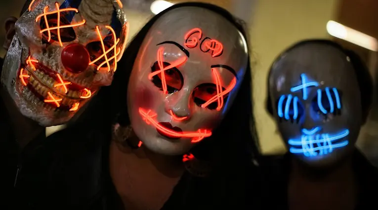 Halloween, Toque de queda