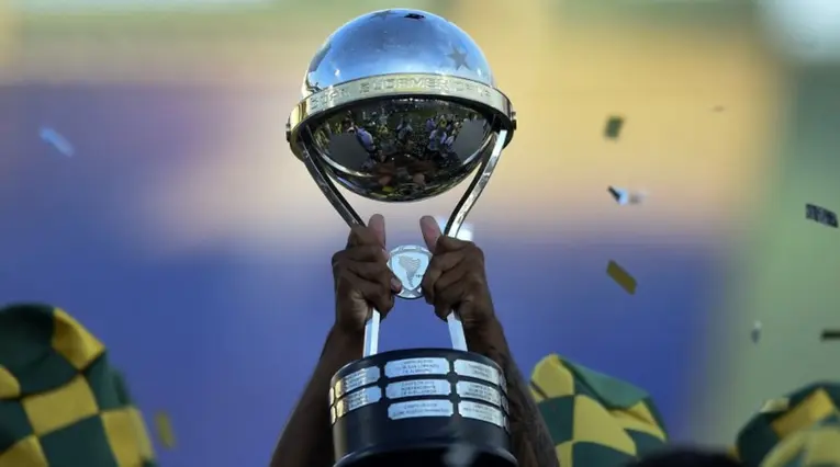 Copa Sudamericana trofeo