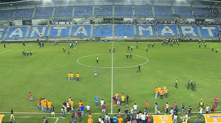 Disturbios en el estadio Sierra Nevada