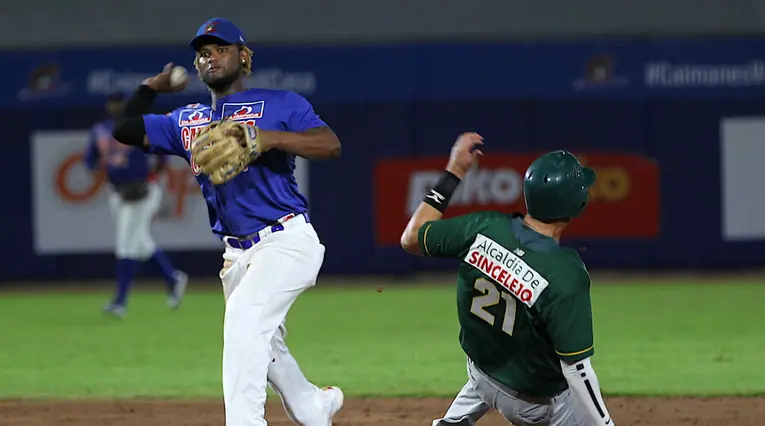 Caimanes Vs. Toros