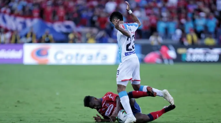Medellín hizo más por intentar abrir el marcador ante Junior en el primer tiempo