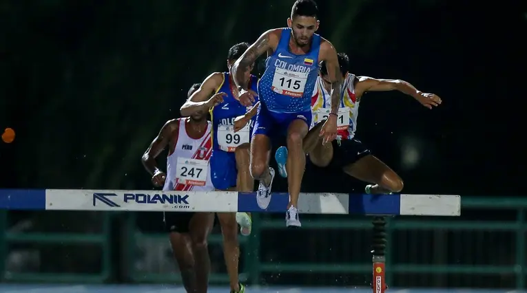 Gerad Giraldo 3000 mts obstáculos