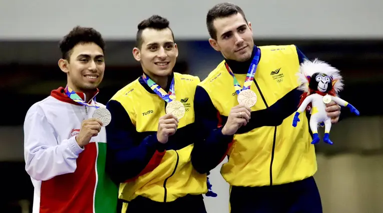 Ángel Hernández y Álvaro Calero Oro y Bronce en Gimnasia Trampolín 
