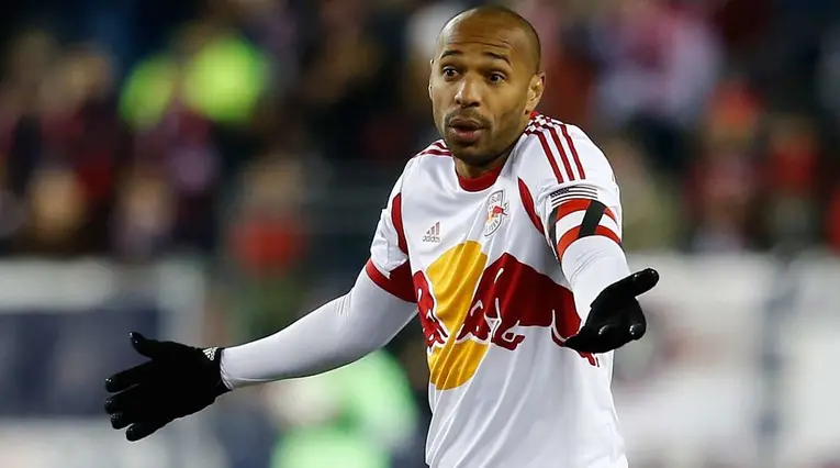 Thierry Henry portando la camiseta del New York Red Bulls 