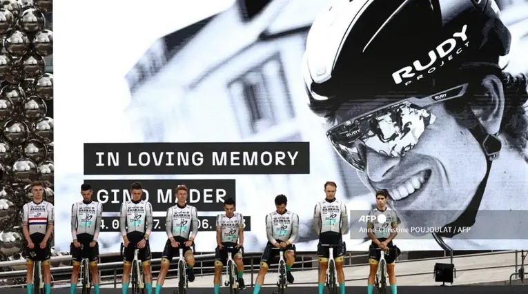 Homenaje a Gino Mader - Tour de Francia 2023, presentación de equipos