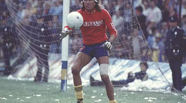 10. Hugo Gatti. Jugó más de 400 partidos entre 1976 y 1988. Alcanzó seis títulos, entre ellos dos Copas Libertadores (1977-1978) y una Copa Intercontinental (en 1977, al Borussia Mönchengladbach).