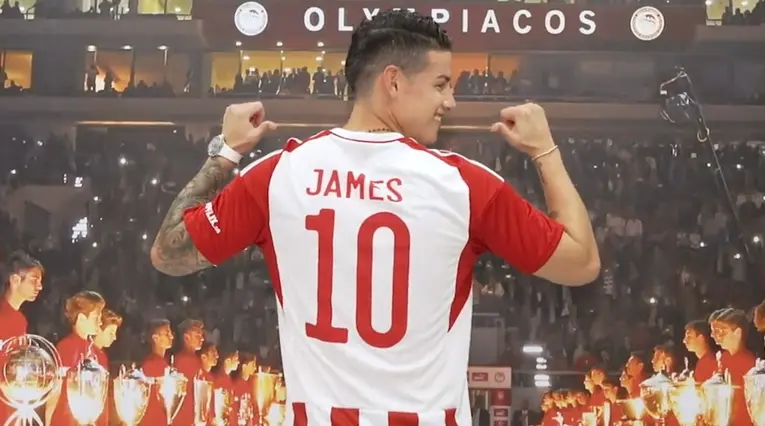 James Rodríguez en su presentación el Olympiakos