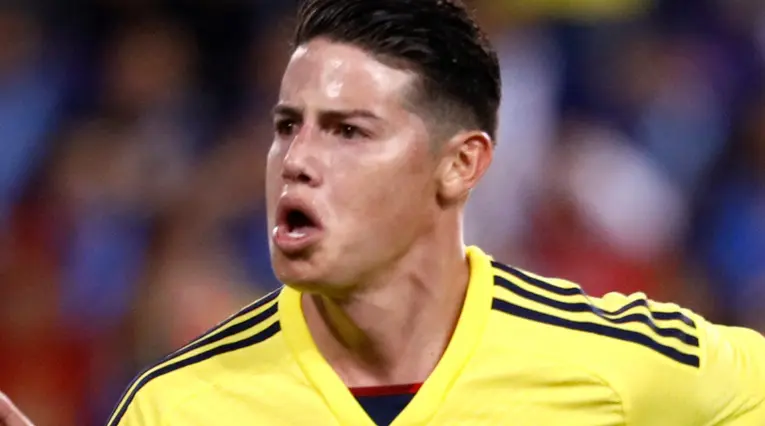 James Rodríguez en un partido de la selección Colombia de mayores