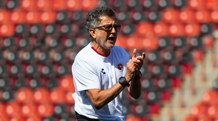 Juan Carlos Osorio con Xolos