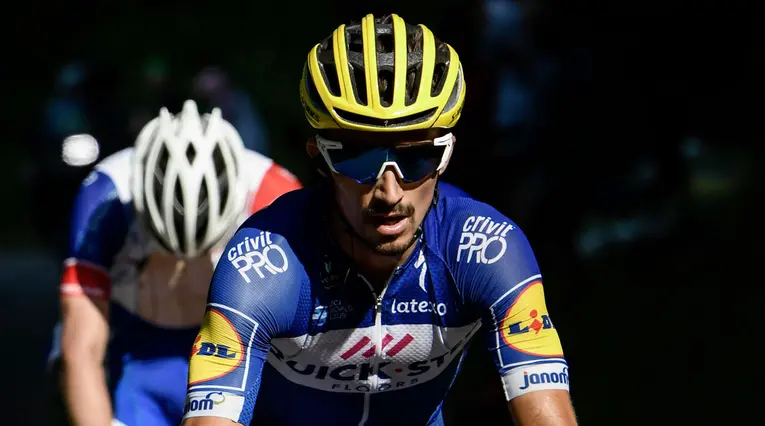 Julian Alaphilippe del Quick Step, ganador de la décima etapa 