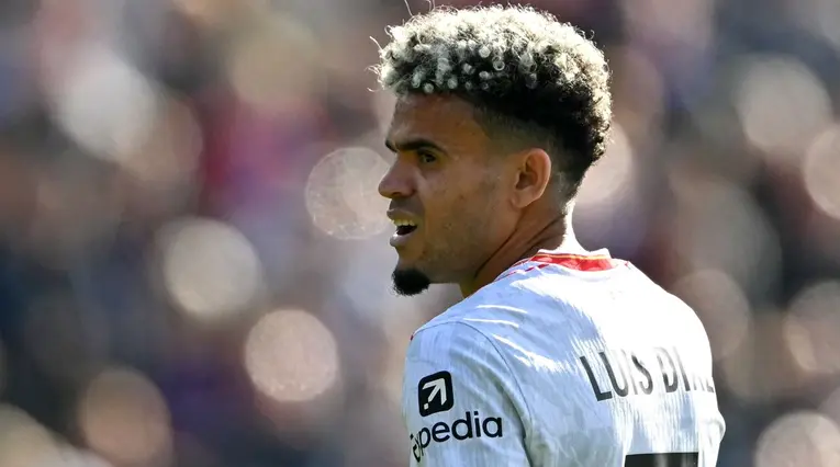 Luis Díaz enciende la polémica en empate de Liverpool ante Aston Villa