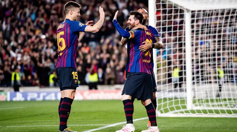 Messi celebrando el gol de tiro libre en la victoria de Barcelona ante Liverpool.