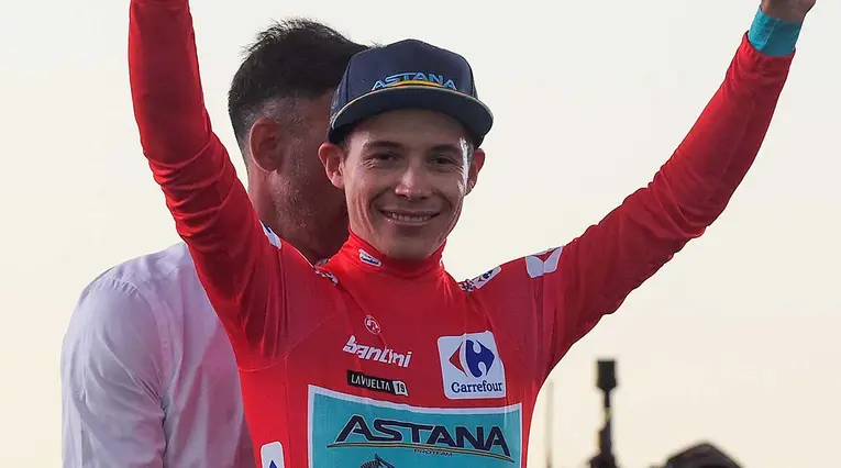'Supermán' López, líder tras primera etapa de la Vuelta a España
