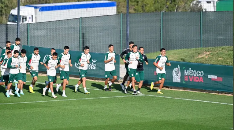 El 'Tri' entrenando en Girona