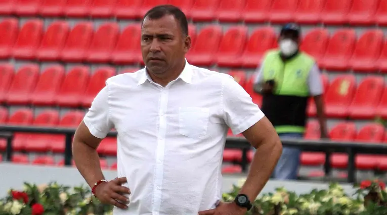 Hárold Rivera, técnico de Santa Fe