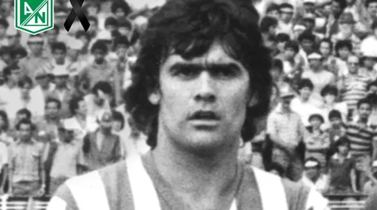 José Luis el 'Tata' Brown jugando para Atlético Nacional