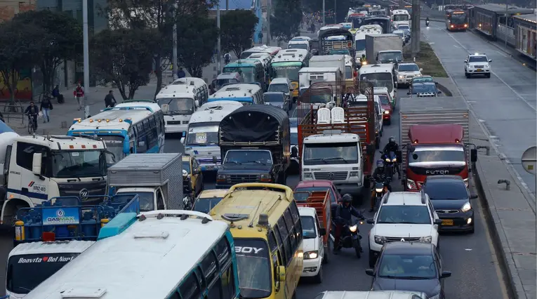 PICO Y PLACA regional Bogotá lunes 11 de noviembre: horarios y lugares