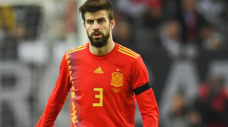Piqué cumple 100 partidos con la Selección de España