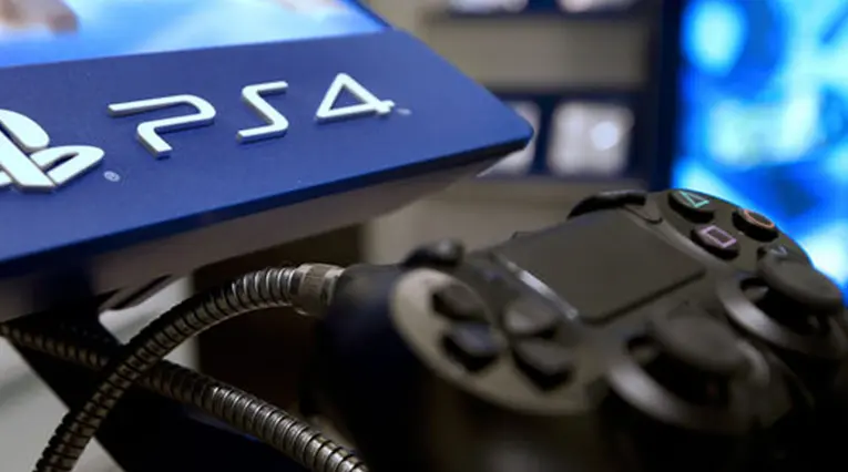 PLAY STATION 4