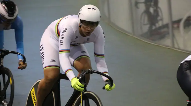 Fabián Puerta ganó oro en el Keirin