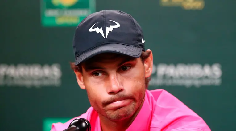 Rafael Nadal en rueda de prensa anunciando que no jugaría ante Federer