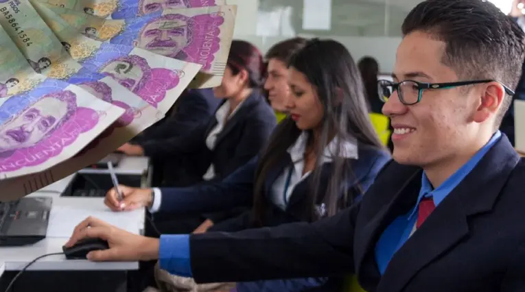 Miles de jóvenes en Colombia comenzarán a recibir un salario más alto
