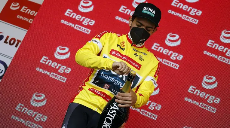 Sergio Higuita con el Bora en el Tour de Polonia 2022
