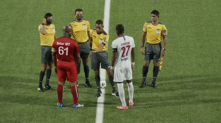 Ronnie Brunswijk, el vicepresidente de Surinam