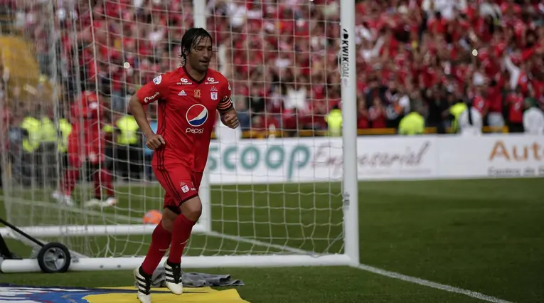 Ernesto Farías, delantero argentino