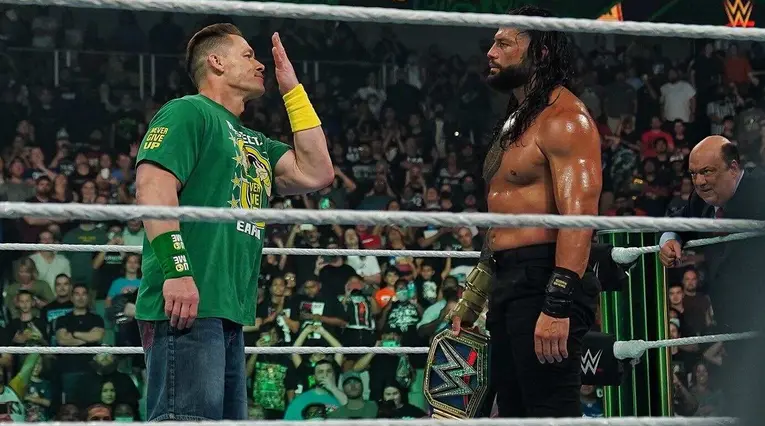 John Cena y Roman Reigns en WWE