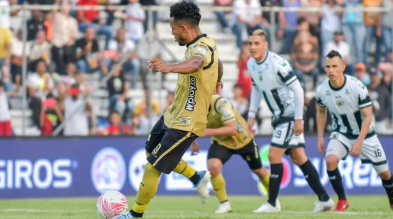 Wilson Morelo con Águilas Doradas