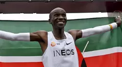 Eliud Kipchoge, atleta que batió récord en una maratón