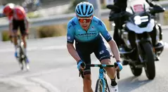 Superman López, ciclista del Astana en la Vuelta a Andalucía