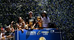 Los Golden State Warriors festejan el título de la NBA 2022