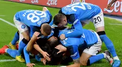 Napoli, más líder que nunca de la Serie A tras golear a Juventus
