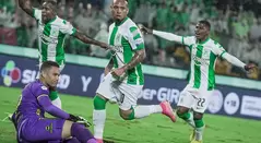 Nacional celebrando el gol de Jarlan Barrera ante Alianza Petrolera